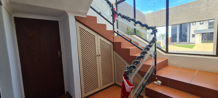 6 Bedroom Property for Sale in Greenways Golf Estate Western Cape